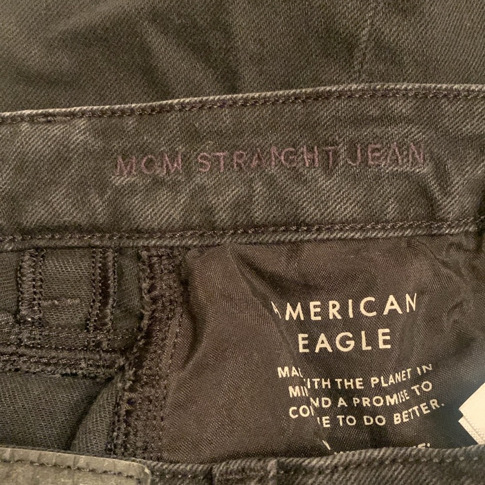 American Eagle Size Mom Straight Jean. Size 8 - Picture 5 of 10